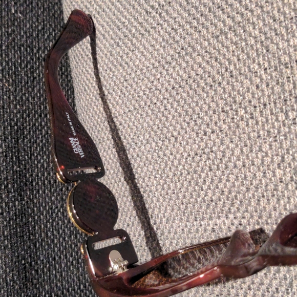 Gianni Versace Sunglasses with Case - Picture 4 of 8